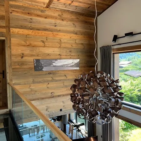 8 Etoiles שאמוני